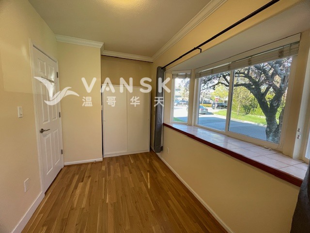 260405171900_room with closet.JPG